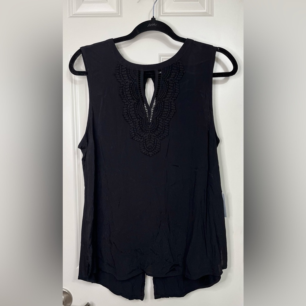 Daniel Rainn - Quin Keyhole Crochet Blouse NWT